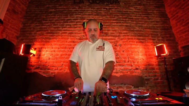 DJ Seba Pereira